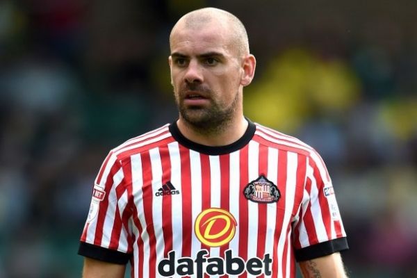 هافبک سابق منچستریونایتد از اعتیاد به قرص خواب آور جان سالم به در برد