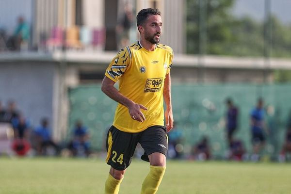 کاپیتان سابق تراکتور نیمکتنشین سپاهان پرستاره