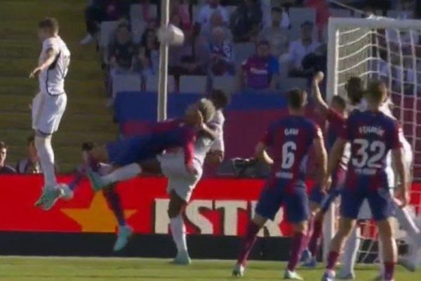  ستاره بارسلونا  در ال‌کلاسیکو یک پنالتی به سود ما نگرفتند