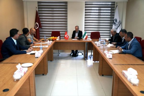 برگزاری جلسه هم اندیشی اعضای هیأت مدیره باشگاه تراکتور با پاکو خمز