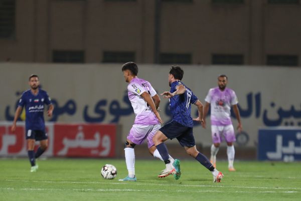 گلگهر به دو صحنه در بازی با هوادار معترض شد