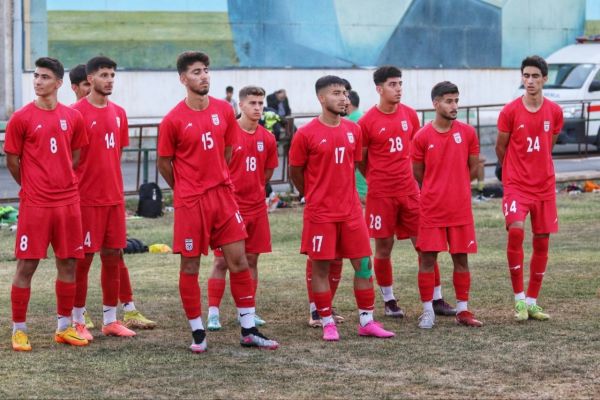  مراسم بدرقه تیم نوجوانان با حضور اهالی فوتبال برگزار شد