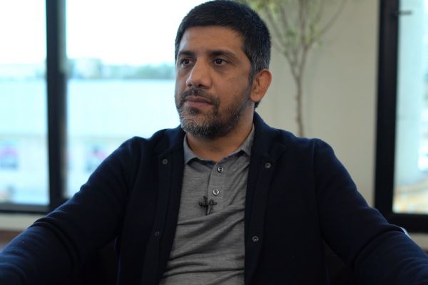 گزارش آنا تغییرات محتمل در کادر فنی تیم ملی آزاد؛ علیرضا دبیر راه رسول خادم را ادامه میدهد