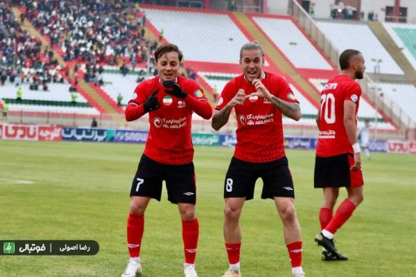 قرار خارجیهای تراکتور؛ رقص در آزادی بدون آلوز