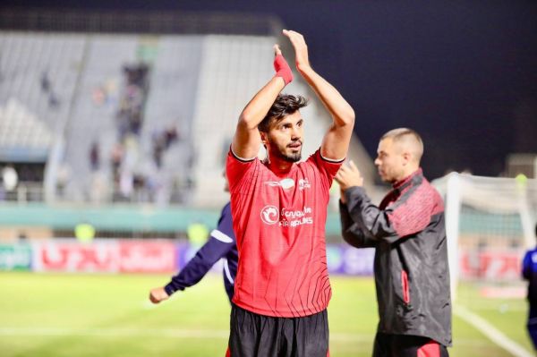 آقاجانپور در گفت و گو با فوتبالی تراکتور توان شکست استقلال در آزادی را دارد