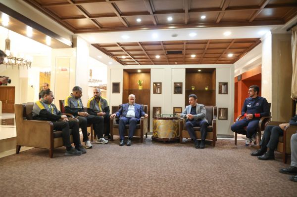 گزارش تصویری حضور رئیس فدراسیون،رئیس سازمان لیگ، سرمربی تیم ملی و رئیس دپارتمان تیم های ملی در اردوی تیم های سپاهان و نساجی ایران
