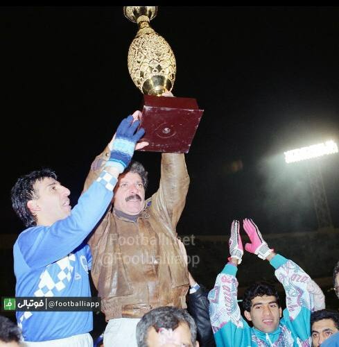  نوستالژى فوتبالی  زنده یاد منصور پورحیدری به عنوان سرمربی استقلال، فاتح آخرین دوره جام باشگاههای تهران شد و پس از آن این مسابقات دیگر با حضور استقلال و پرسپولیس، برگزار نشد