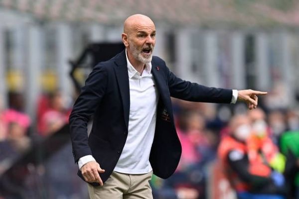 سرمربی میلان در وضعیت قرمز قرار میگیرد