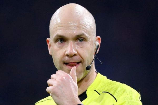 داور جنجالی به لیگ برتر انگلیس بازمیگردد