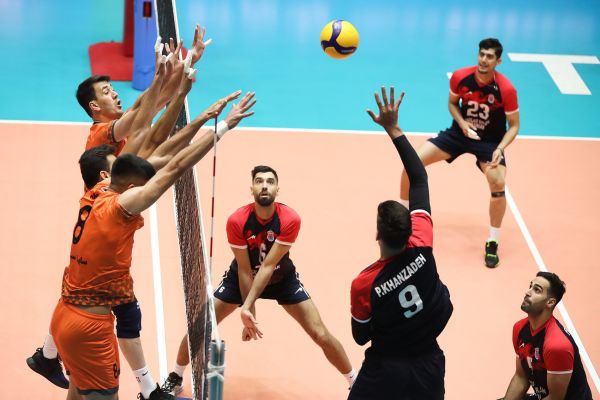  صدرنشینان در بازی‌های خانگی  سه تیم منتظر لغزش فولادی‌ها