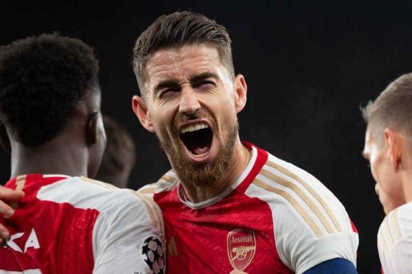  آرسنال ۳ - برنلی ۱  برتری خانگی توپچی ها در هفته ۱۲ لیگ برتر انگلیس