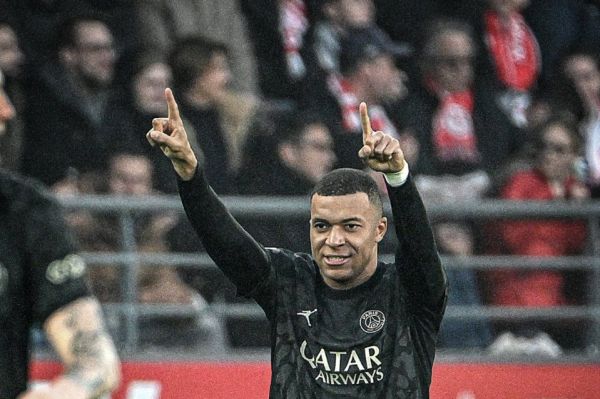 صدرنشینی پاریسن ژرمن با هتتریک امباپه