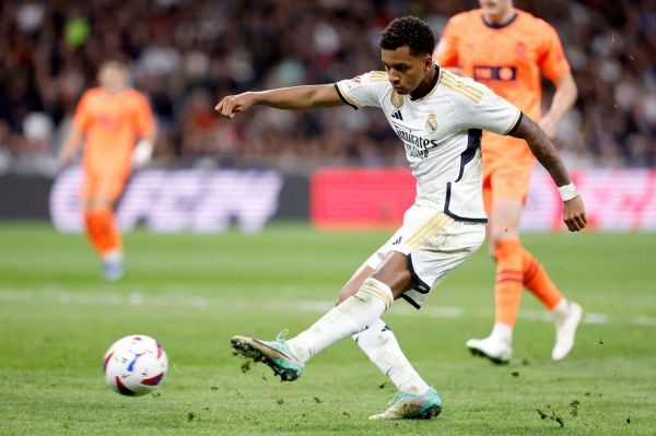  گزارش تصویری  رئال مادرید 5-1 والنسیا  لالیگا