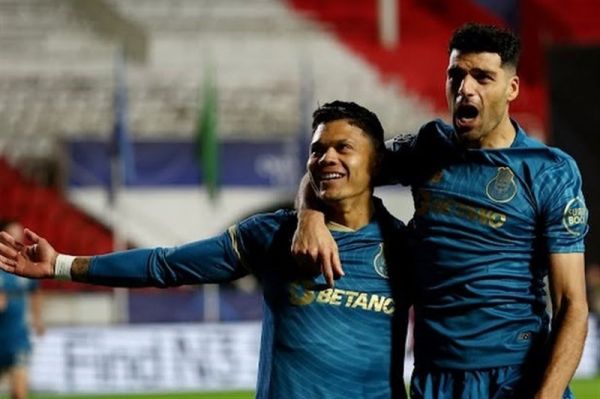 لیگ پرتغال پیروزی پورتو مقابل ویتوریا گیمارش در حضور طارمی