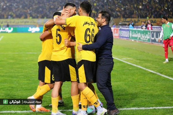 سلیمی سپاهان امتیازهایش را در زمین میگیرد