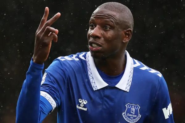 رسمی کسر 10 امتیاز از اورتون و رفتن به منطقه سقوط