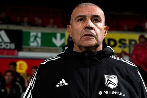  تماس‌های عجیب سرمربی جبل‌الطارق با بازیکنان تیم ملی