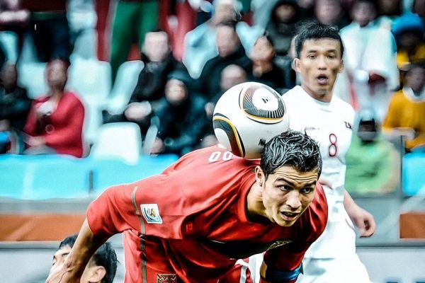 عکسی جالب از رونالدو چند لحظه پیش از باز کردن دروازه کره شمالی