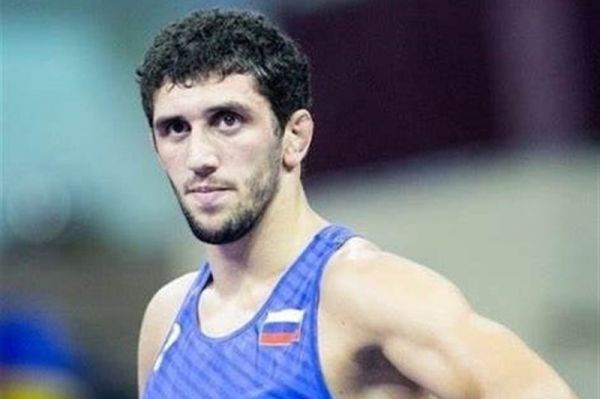 7 کشتیگیر روس برای عقد قرارداد به ایران میآیند