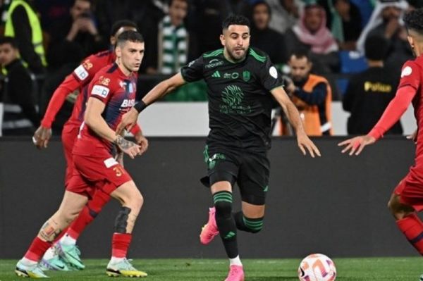  خشم هواداران الاهلی از ریاض محرز؛ او یک بازیکن شیشه‌ای است