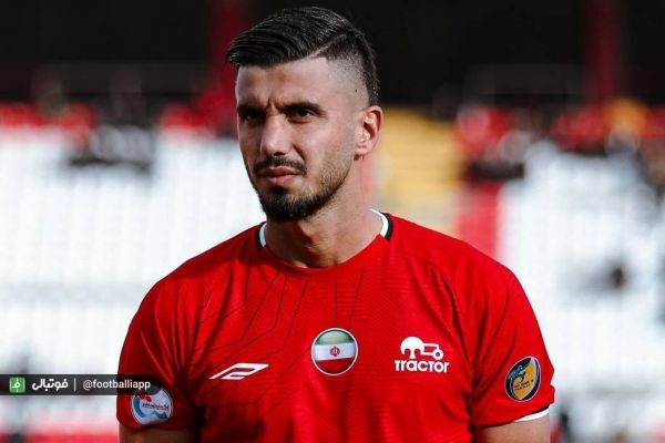 عصای دست خمز؛ آقاجان مدافع راست و چپ تراکتور