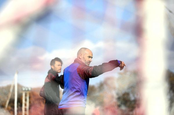 از خمز انکار و از اسپانیا اصرار این قسمت پیشنهاد لاکرونیا به پاکو