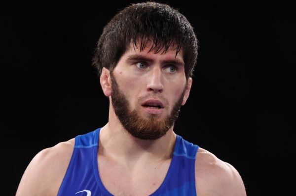 زائور اوگویف، دارنده مدال طلای المپیک عازم ایران شد