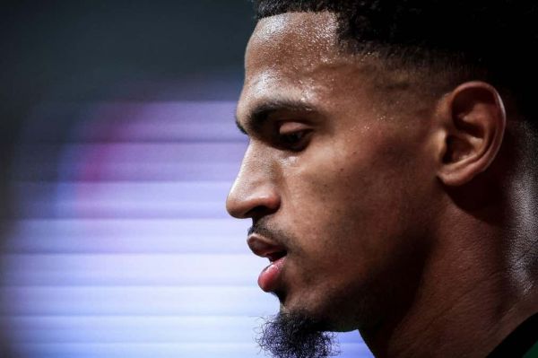 بازیکن انگلیسی اسپورتینگ لیسبون از سانحه رانندگی جان سالم به در برد