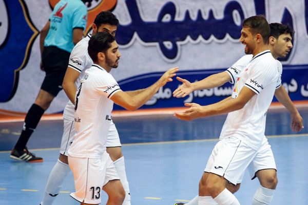  لیگ‌برتر فوتسال  یکه‌تازی گیتی‌پسند در صدر جدول  توقف مس در ماراتن بندرعباس