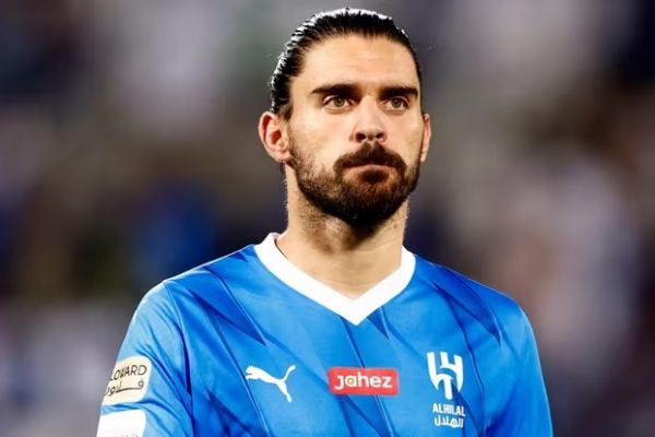 واکنش هافبک الهلال به شایعه انتقال به لیگ انگلیس