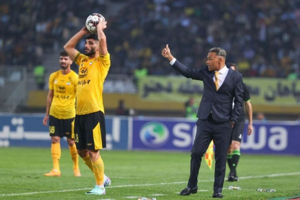  گزارش فنی  مورایس و قلب خط دفاع سپاهان؛ هرج و مرج