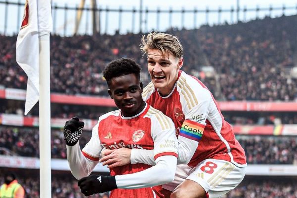 صدرنشینی آرسنال در لیگ برتر انگلیس با برد سخت خانگی