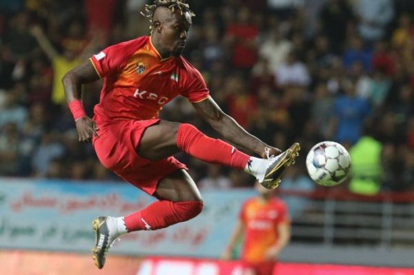 مشاجره لفظی بازیکنان سابق پرسپولیس در جریان تمرین فولاد