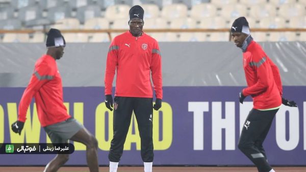 خط و نشان اولونگا برای پرسپولیس؛ کوتینیو نیست من که هستم