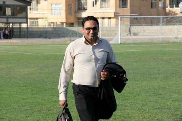  واکنش افسری به گلایه تراکتور  پس ما برویم در تبریز بازی کنیم