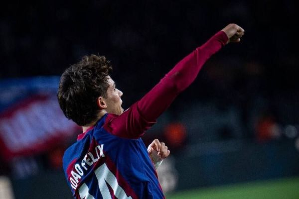 بارسلونا یکبار دیگر ستاره پرتغالی خود را قرض میکند