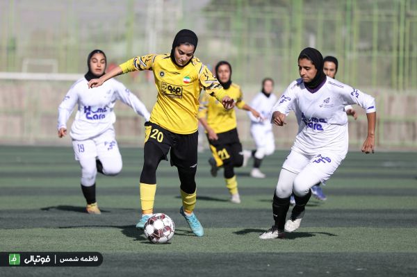 گزارش تصویری اختصاصی دیدار تیمهای فوتبال بانوان آوا و سپاهان