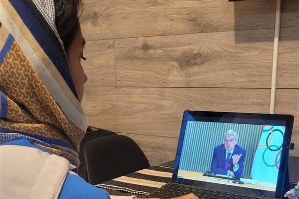  جلسه وبیناری فرزانه فصیحی با رئیس کمیته بین‌المللی المپیک