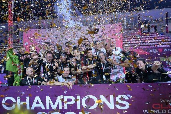 والیبال باشگاههای جهان نماینده ایتالیا قهرمان شد +تصاویر