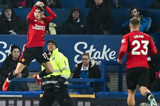  متلک انداختن به مهاجم آرژانتینی به خاطر علاقه‌اش به رونالدو