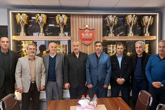 حضور مدیر کل جوانان استان تهران در 2 باشگاه پرسپولیس و استقلال