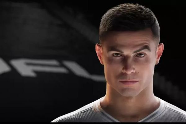 رونالدو از بازی ویدیویی رقیب EA Sports FC حمایت میکند