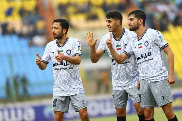 راز شادی گل گلگهریها با عدد 6 عکس