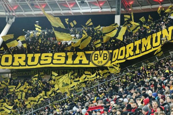  12 دقیقه سکوت برای اعتراض به قوانین جدید پخش تلوزیونی بوندسلیگا