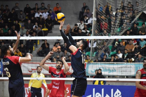  فولاد در اندیشه جشن قهرمانی نیم فصل در بازی خانگی