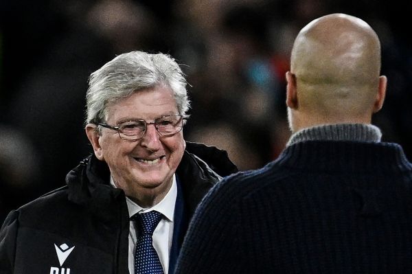  عکس؛ لبخند مربی 76 ساله به گواردیولا پس از کامبکی که به تیمش زد