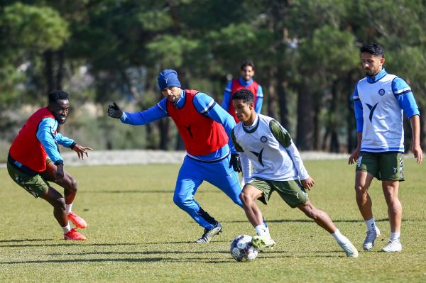 بازگشت 2 بازیکن به تمرینات گروهی گل گهر با رفع مصدومیت