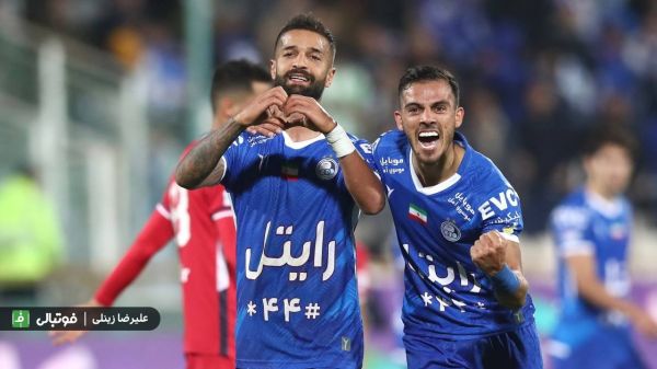  استقلال 4 - نساجی صفر  از نساجی، نه تاری ماند نه پودی  استقلال، صدر را از سپاهان پس گرفت