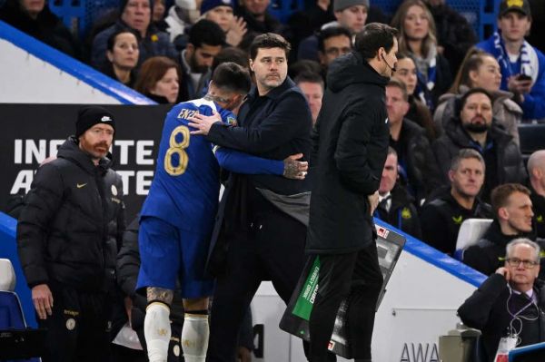 علت تعویض دقیقه 31 انزو فرناندز مقابل نیوکاسل چه بود