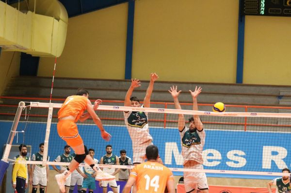 لیگ برتر والیبال فولاد سیرجان قهرمان نیم فصل شد